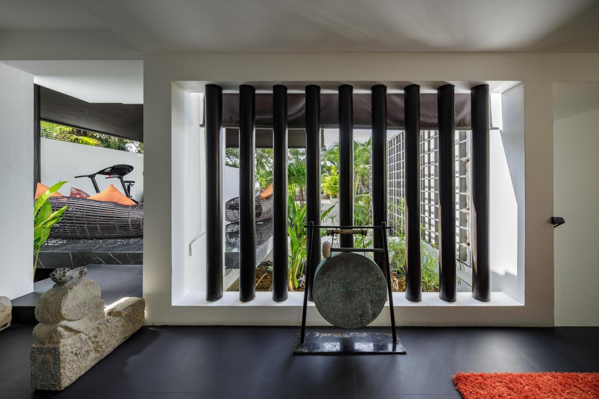 Villa Yang, Private Oceanfront Villa, Kamala Beach Eksteriør billede