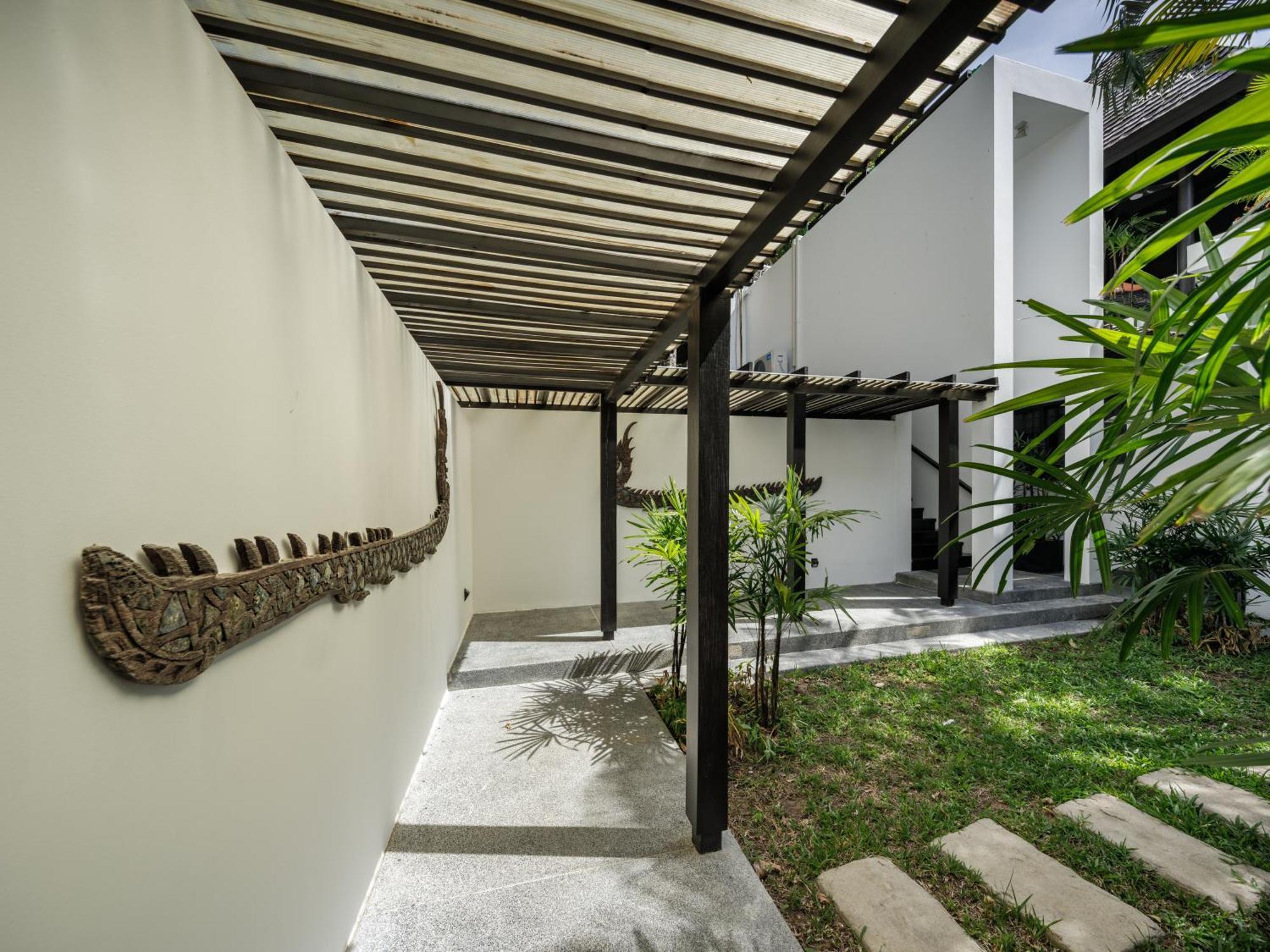 Villa Yang, Private Oceanfront Villa, Kamala Beach Eksteriør billede