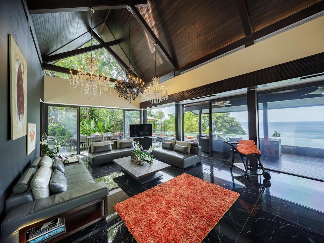 Villa Yang, Private Oceanfront Villa, Kamala Beach Eksteriør billede